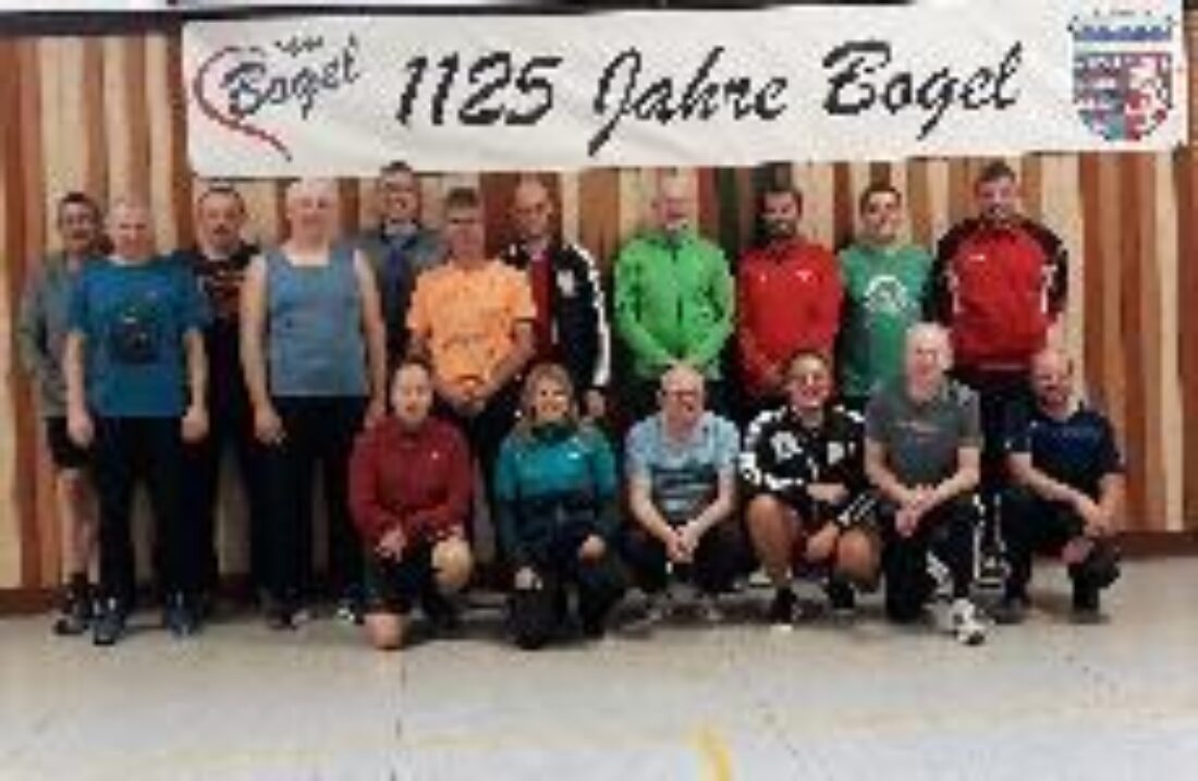 Männer Fitness verabschiedet sich in die Sommerpause